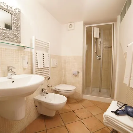 Affittacamere Sassolino Dimora Storica 4*